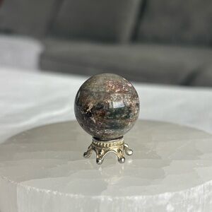 Garden quartz sphere